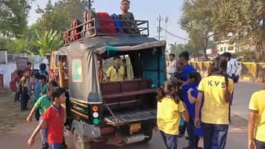 पन्ना: पन्ना यातायात पुलिस ने ओवरलोड स्कूली ऑटो और ई-रिक्शा चालकों पर की कार्रवाई