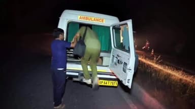 ओबरा: जवारीडार के पास अनियंत्रित रोडवेज बस ने पीछे से ट्रक को मारी टक्कर, कंडक्टर और ड्राइवर सहित आधा दर्जन लोग हुए घायल