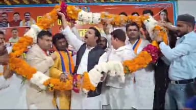 अमरोहा: अतरासी रोड स्थित बैंकेट हॉल में अपना दल (एस) का जिला कार्यकर्ता सम्मेलन, रामपुर की स्वार सीट से विधायक सफीक अहमद भी रहे