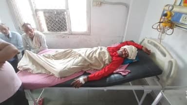 रामपुर: ग्राम जादवपुर में मोटरसाइकिल के सामने कुत्ता आने से एक बच्चे सहित दो लोग घायल, ज़िला अस्पताल में भर्ती