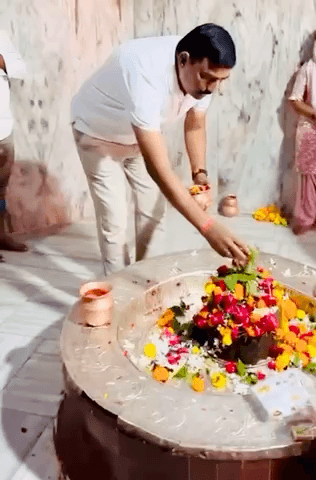 बाबा घुइसरनाथ में दर्शन  एवं पूजन।
#har_har_mahadev