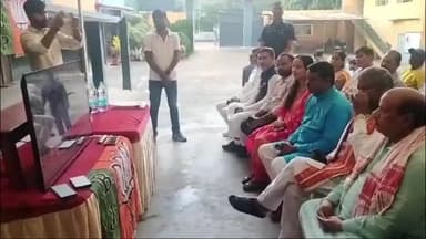 गिरिडीह: हनी हौली ट्रिनिटी स्कूल में भाजपा नेता ने प्रधानमंत्री के 'मन की बात' कार्यक्रम का आयोजन किया