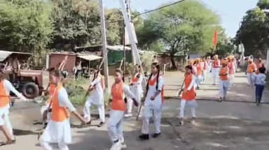 दलौदा: मंदसौर: भालोट में विश्व हिन्दू परिषद दुर्गा वाहिनी द्वारा मातृशक्ति मान वंदना कार्यक्रम का किया गया आयोजन, निकला पथ संचलन