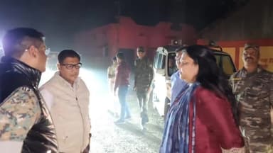 हज़ारीबाग: विधानसभा चुनाव 2024: पुलिस ऑब्जर्वर ने मतगणना स्थल और स्ट्रॉन्ग रूम का किया निरीक्षण