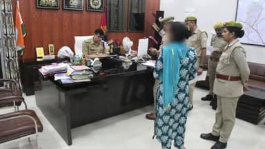 रामपुर: एसपी विद्यासागर मिश्र ने पुलिस कार्यालय में जनसुनवाई के दौरान 50 फरियादियों की फरियाद पर सुनवाई करते हुए दिए निर्देश
