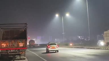 अमरोहा: रजबपुर में नेशनल हाईवे 9 पर ट्रक ने बाइक सवार को मारी टक्कर, बाइक सवार की हालत गंभीर