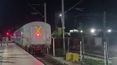 बारा: दुबराजपुर रेलवे क्रॉसिंग के पास ट्रेन से कटकर एक व्यक्ति की मौत, जीआरपी ने शव को पोस्टमार्टम के लिए भेजा