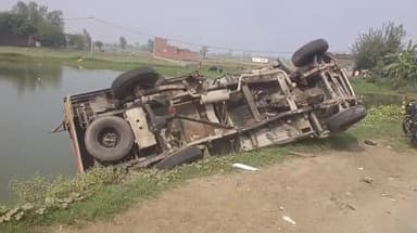 बीसलपुर: रिछोला चौराहे पर तीन वाहनों की भिड़ंत में एक चालक हुआ घायल, उपचार जारी