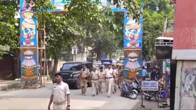 कांके: सहजानंद चौक से कडरू तक विधानसभा चुनाव को लेकर पुलिस ने निकाला फ्लैग मार्च