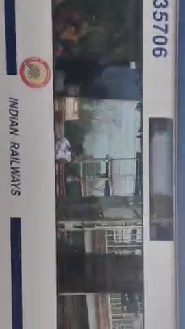 वंदे भारत ट्रेन जिसको झारखंड की बेटी चला रही है।देखें इसका फैसिलिटी किस प्रकार है।