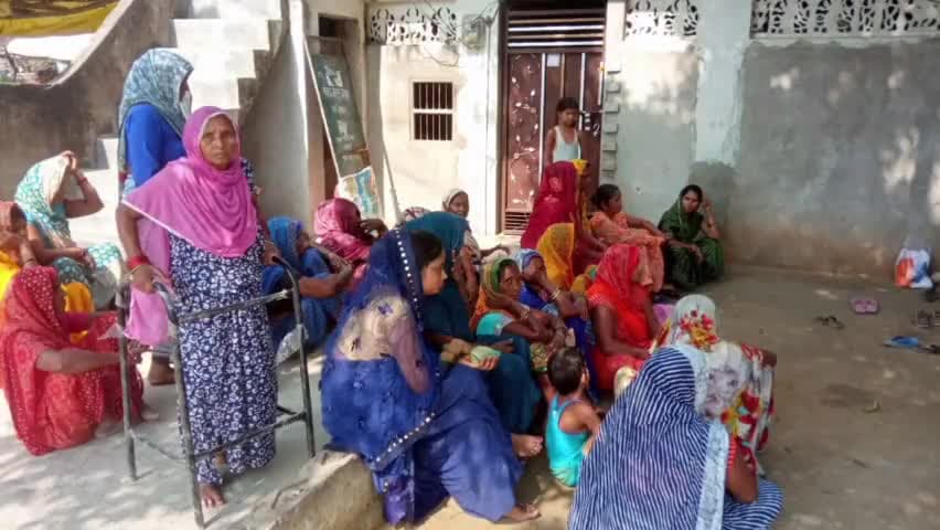 मैथा: रास्तपुर गांव के बाहर संदिग्ध परिस्थितियों में युवक ने फांसी लगाकर दी जान, परिजनों में मचा कोहराम