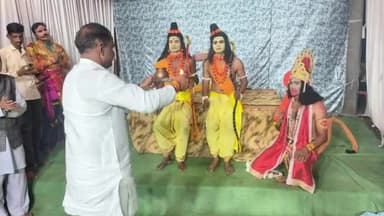 जीरापुर: जीरापुर के गागोनी गांव में चल रही रामलीला में भाजपा जिला अध्यक्ष ज्ञान सिंह गुर्जर ने की पूजा-अर्चना