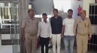 हाथरस: कस्बा मेंडू में जुआ खेल रहे 3 अभियुक्तों को पुलिस ने किया गिरफ्तार, कब्जे से नगदी व 52 पत्ते ताश की गड्डी बरामद