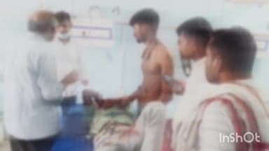 आरा: सहार थाना क्षेत्र में इनुरूखी गांव के पास सवारी बस की टक्कर से बाइक सवार 2 दोस्त घायल