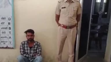 पीपलदा: इटावा पुलिस ने न्यायालय से लंबे समय से फरार एक स्थायी वारंटी को किया गिरफ्तार