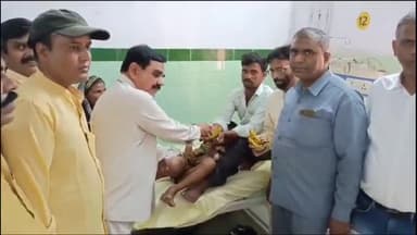 बरेली: महानगर कांग्रेस कमेटी ने इंदिरा गांधी की पुण्यतिथि पर जिला अस्पताल पहुंचकर मरीजों को फल वितरण किए