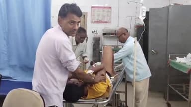 मुगलसराय: टड़िया के समीप ऑटो की टक्कर से बाइक सवार युवक की हालत गंभीर