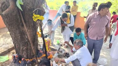 रायसेन: यादव समाज ने 5 क्विंटल से अधिक दूध से किया हीरामन बाबा का अभिषेक