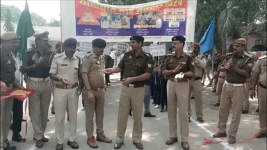 ज्ञानपुर: भदोही में एडिशनल एसपी डा तेजवीर सिंह ने यातायात माह का शुभारंभ किया