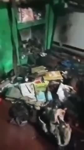 पोरसा: अमोल का पुरा में रनधीर सिंह तोमर के घर में दीपावली की रात आग लगने से घर गृहस्थी का सामान जलकर राख हो गया