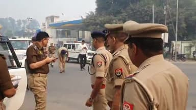 रामपुर: एसपी विद्यासागर मिश्र ने डॉ. भीमराव अंबेडकर पार्क में यातायात सुरक्षा जागरूकता रैली को हरी झंडी दिखाकर किया रवाना