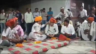 बूंदी: बूंदी के मानपुरा गांव में दीपावली के अवसर पर हल पूजने की अनूठी परंपरा पिछले 3 साल से जारी है