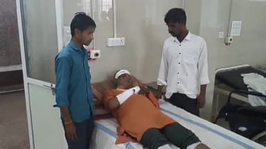 शाजापुर: साजनखेड़ी के समीप बाइक पर बंदर के कूदने से हुआ हादसा, दो लोग हुए घायल