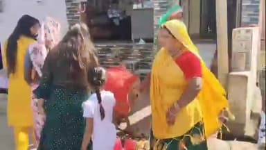 बूंदी: दीपावली पर शहर और गांवों में महिलाओं ने भगवान गोवर्धन की पूजा की, मंदिरों में हुआ अन्नकूट