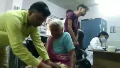 औरैया: कोतवाली क्षेत्र के ग्राम भाऊपुर में घर का काम कर रही बुजुर्ग महिला छत से गिरकर गंभीर घायल, अस्पताल में भर्ती