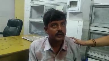 औरैया: कोतवाली क्षेत्र के मालहेपुर के समीप तेज रफ्तार वाहन ने बाइक सवार को मारी टक्कर, उसे अस्पताल में भर्ती कराया गया