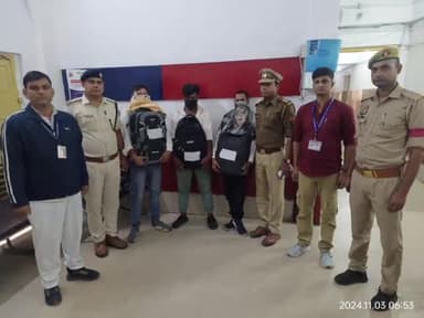 मुगलसराय: डीडीयू जंक्शन पर जीआरपी ने तीन अंतर्राज्यीय शराब तस्करों को भारी मात्रा में अवैध शराब के साथ गिरफ्तार किया