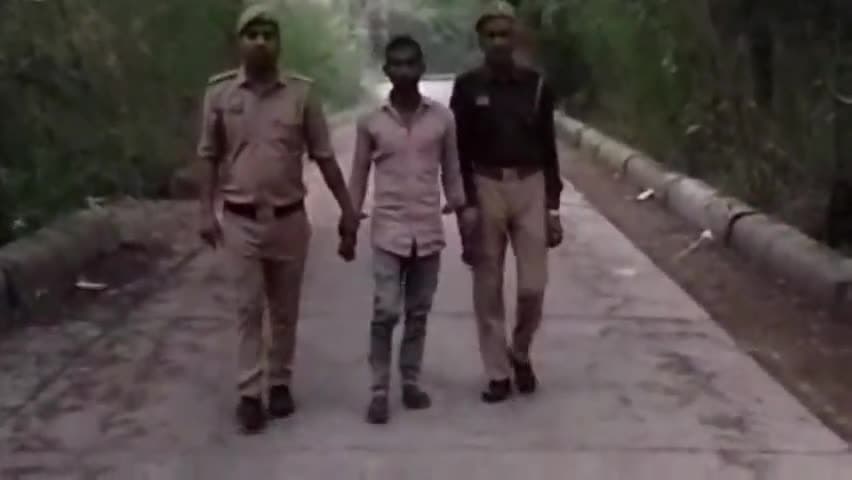 मैथा: शिवली चौबेपुर मार्ग से पुलिस ने लूट की घटना में शामिल फरार अभियुक्त को मुखबिर की सूचना पर किया गिरफ्तार, भेजा जेल