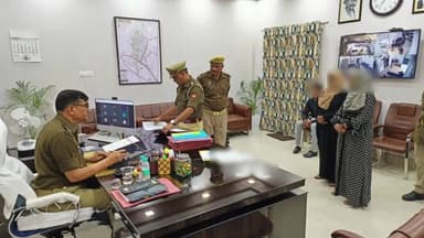 रामपुर: पुलिस अधीक्षक विद्यासागर मिश्र ने पुलिस कार्यालय में जनसुनवाई के दौरान 25 फरियादियों की फरियाद पर सुनवाई कर दिए निर्देश