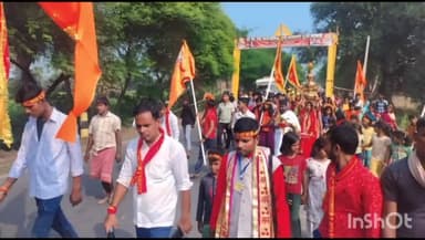 इस्लामनगर अलीगंज: लोक आस्था के महापर्व छठ पर शिवधाम मंदिर परिसर से निकली भव्य कलश शोभायात्रा