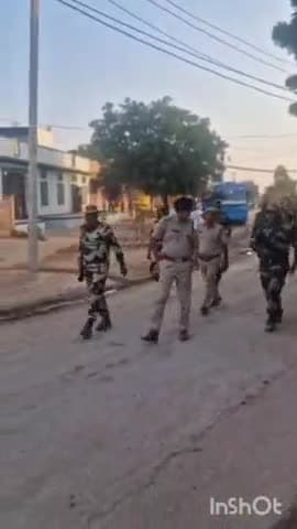 नागौर: खींवसर विधानसभा उपचुनाव को लेकर पुलिस प्रशासन और बीएसएफ ने ग्रामीण इलाकों में निकाला फ्लैग मार्च
