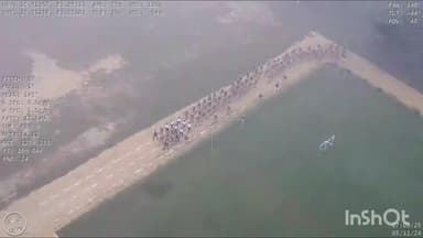 प्रतापगढ़: पुलिस लाइन में एएसपी ने परेड का किया निरीक्षण, ड्रोन कैमरे से निगरानी का भी किया अवलोकन