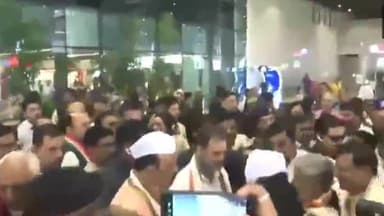 सरोजनी नगर: लखनऊ एयरपोर्ट पहुंचे राहुल गांधी, सुरक्षा के किए गए कड़े इंतजाम