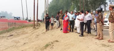 बहराइच : विसर्जन स्थल का जिलाधिकारी ने किया निरीक्षण, प्रकाश की उचित व्यवस्था हेतु दिया निर्देश।