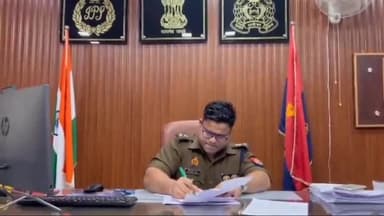 कन्नौज: पुलिस अधीक्षक कार्यालय पर मंगलवार को जनता दरबार में एसपी अमित कुमार ने फरियादियों की समस्याएं सुनीं