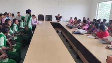 भरनो: भरनो प्रखंड कार्यालय में आगामी चुनाव के लिए बीएलओ और वॉलिंटियर्स का प्रशिक्षण पूरा