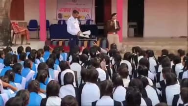 पवई: पवई के शासकीय कन्या उच्चतर माध्यमिक विद्यालय में यातायात पुलिस ने छात्र-छात्राओं को यातायात नियमों के बारे में जागरूक किया