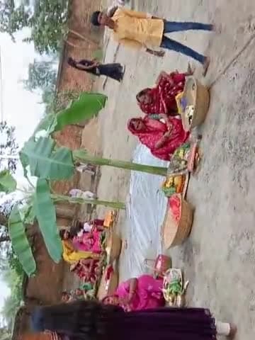 शिव मंदिर में छट पूजा धूम धाम से मनाया जा रहा है
