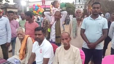 नगर नौसा: नगरनौसा प्रखंड के विभिन्न छठ घाटों पर छठव्रतियों ने डूबते सूर्य भगवान को अर्ध्य दिया, जगह-जगह पर पुलिस रही मुस्तैद