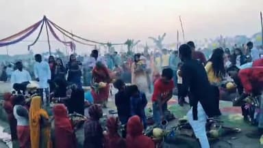 गोगरी: प्रखंड के विभिन्न छठ घाटों पर डूबते सूर्य को अर्घ्य दिया गया, श्रद्धा और भक्ति का रहा माहौल