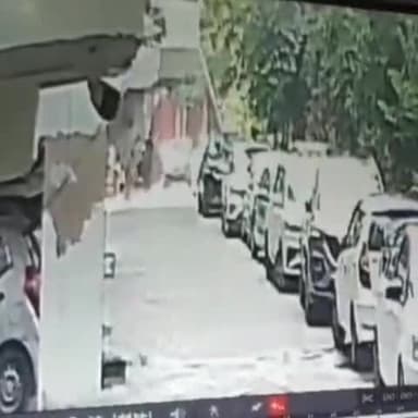 कानपुर: सिविल लाइंस स्थित आनंद ऐश्वर्या अपार्टमेंट में कार चालक ने वृद्धा को मारी जोरदार टक्कर, इलाज के दौरान हुई मौत