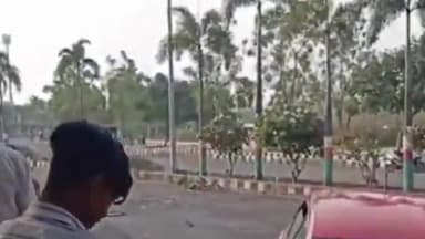 हुज़ूर: भोपाल के अटल पथ रोड पर तेज रफ्तार कार डिवाइडर में घुसी, दो युवकों को चोटें आईं