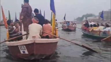 मथुरा: वृंदावन के चंद्रोदय मंदिर में कार्तिक मास के चलते ठाकुर जी को कराया गया नौका विहार, तीन दिवसीय कार्तिक महोत्सव शुरू