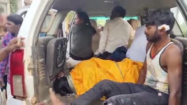 जयसिंहनगर: पहाड़िया मुख्य मार्ग पर अनियंत्रित होकर पलटा ऑटो, 5 लोग हुए घायल