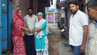 चूरू: नगर परिषद का प्रभावी कदम, अभय कमाण्ड सेंटर के सीसीटीवी कैमरों से कचरा फैलाने वालों पर रखी नजर, फूल देकर की समझाइश