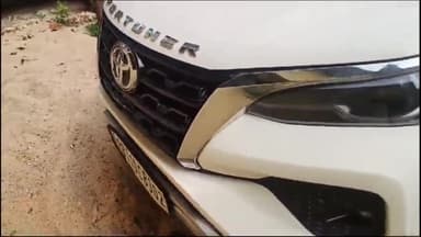 हज़ारीबाग: केन्दुआ मोड़ के पास जी०टी० रोड पर जांच अभियान में फॉर्च्यूनर से 48 किलो अफीम के साथ एक अभियुक्त गिरफ्तार